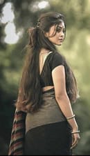 100%LIVE full open Nude video call service available with independent 