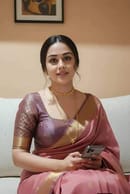 100%LIVE full open Nude video call service available with independent 